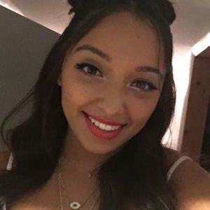 Meet your Posher, Dennise